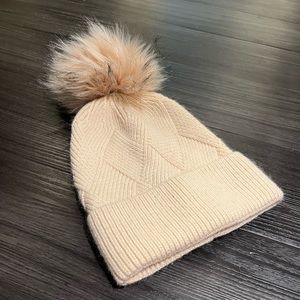 Anthropologie beanie with replaceable pom pom